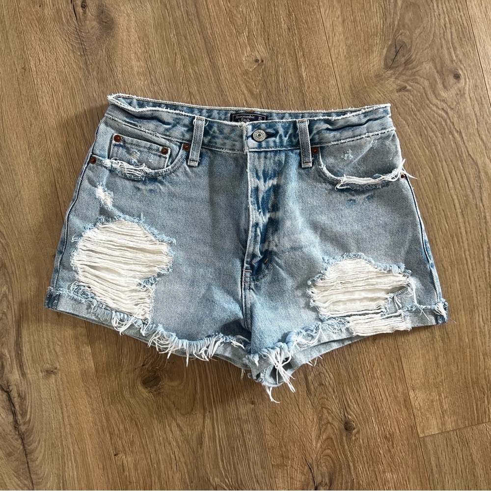 Abecrombie & Fitch high rise short